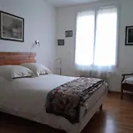 La Pause Sous Le Pin D'hotes Bed and breakfast 3*