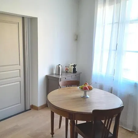 La Pause Sous Le Pin D'hotes Bed & Breakfast 3*