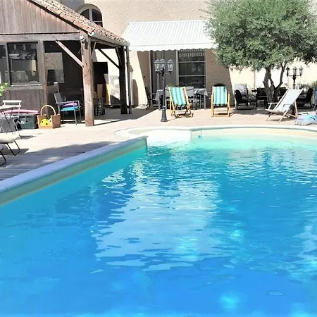 La Pause Sous Le Pin D'hotes Bed & Breakfast