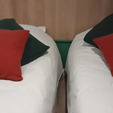B&B La Pause Sous Le Pin D'hotes 3*