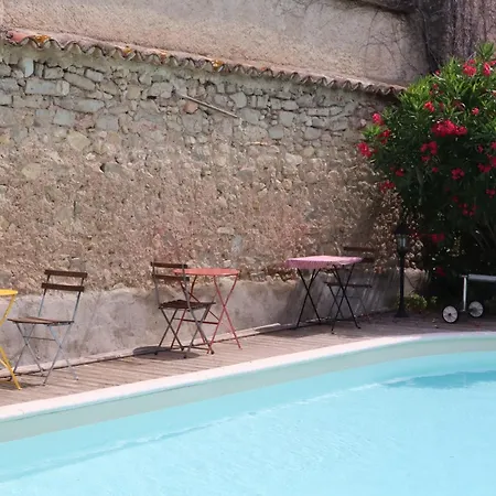 La Pause Sous Le Pin D'hotes 3* Capestang